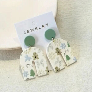 Green Tonal Gingerbread Print Holiday Christmas Earrings - Resin - NEW